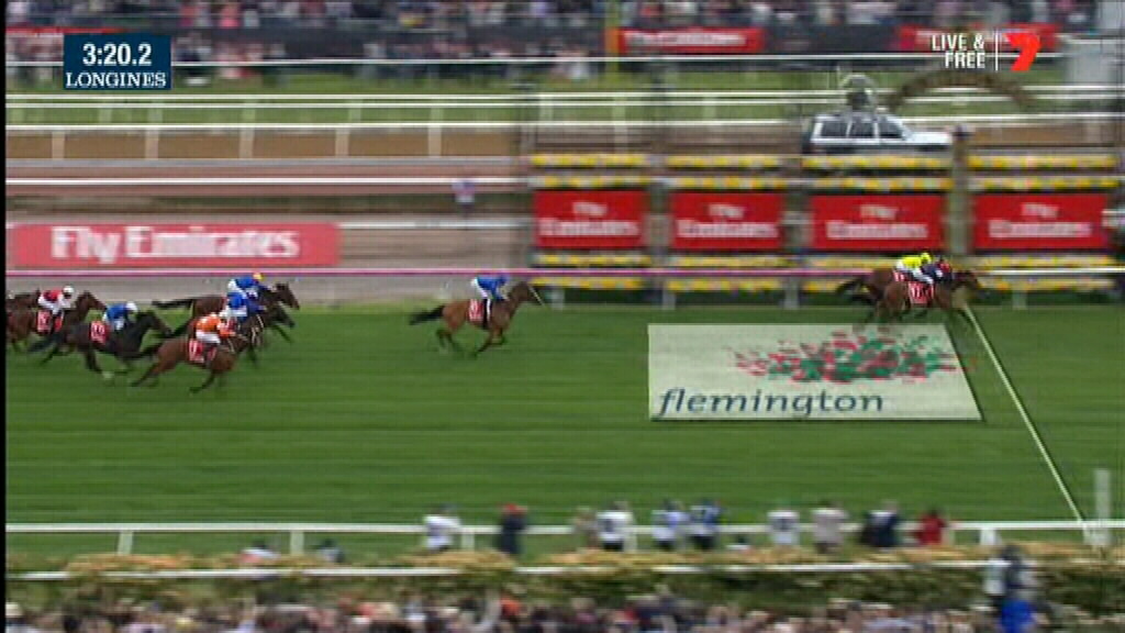 Almandin wins 2016 Melbourne Cup