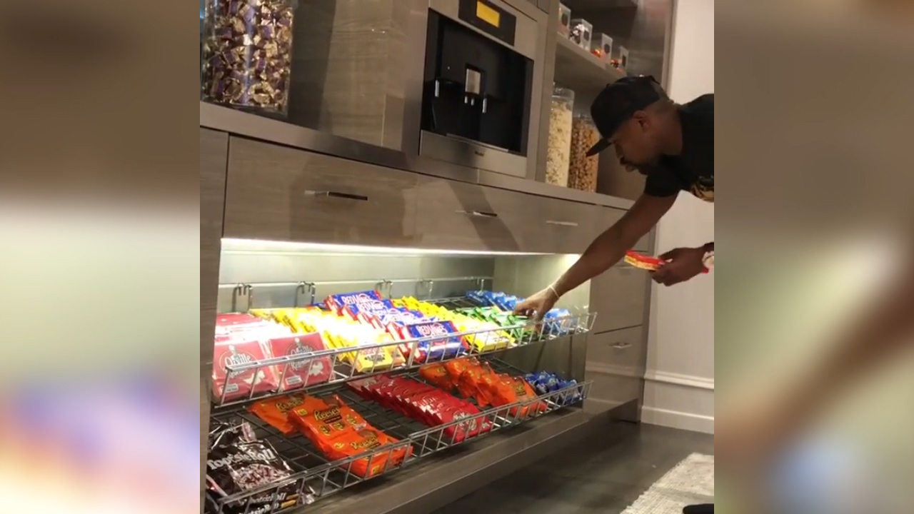 Boxing champ’s insane home candy bar