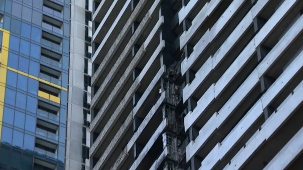 States told to go it alone on cladding fix