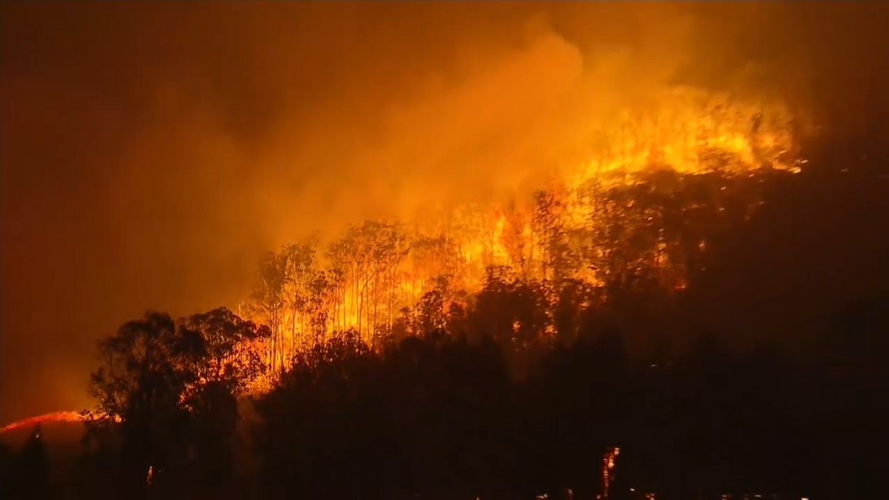 NSW, Qld fires: Three now killed in bushfires Australia news