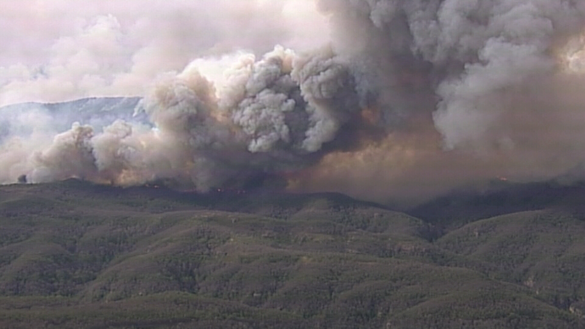 NSW fires: Gospers Mountain blaze at 'emergency' level