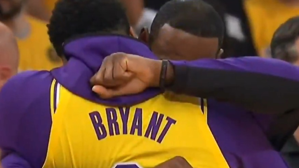 LA Lakers pay tribute to Kobe Bryant