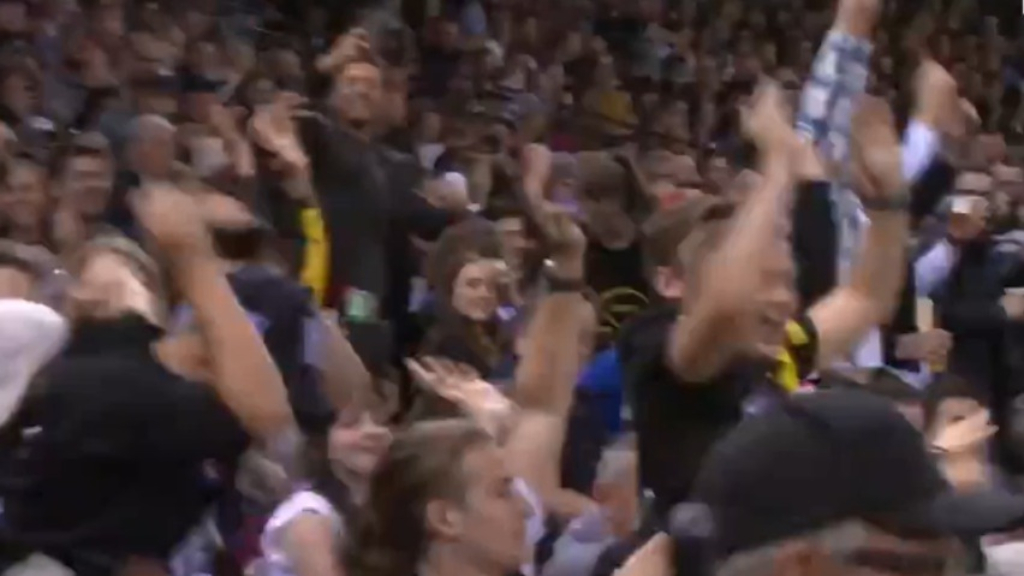 AFL Origin crowd erupt into Mexican Wave