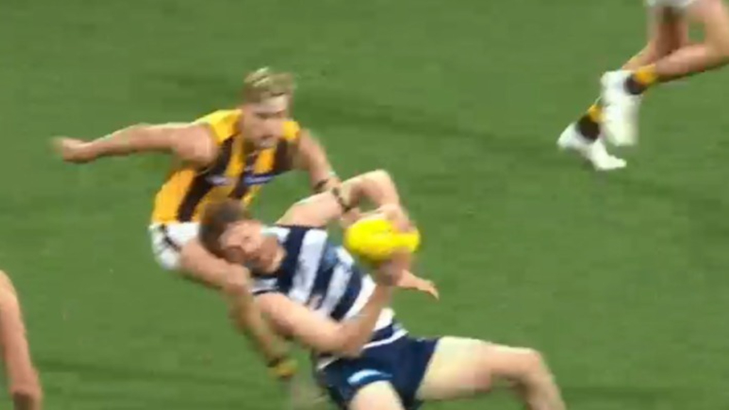 Rohan injured in awkward tackle