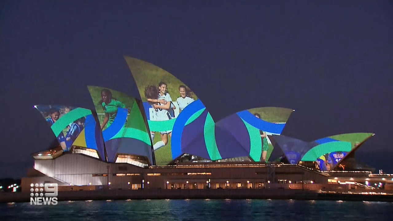 Sydney Opera House backs Australia's World Cup bid