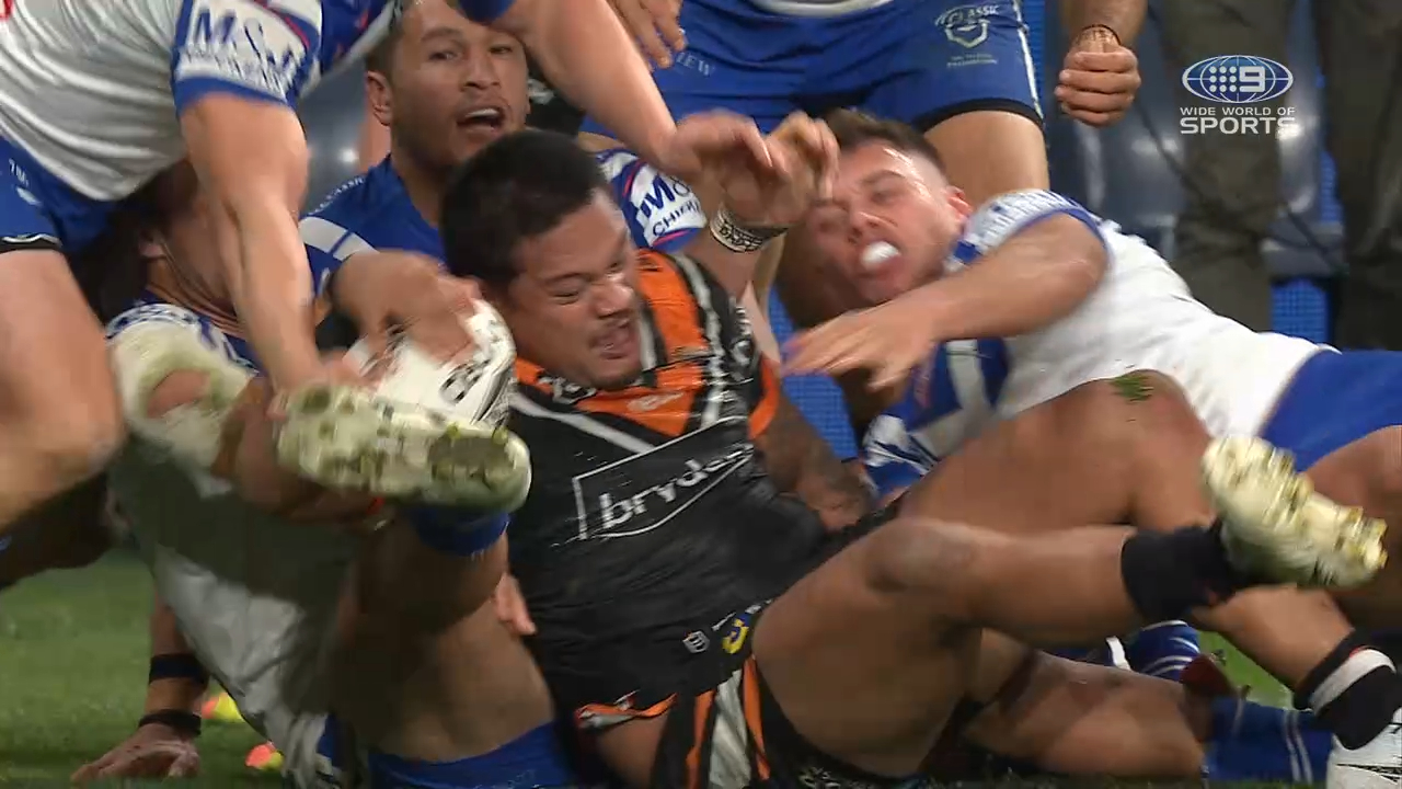 NRL Highlights: Bulldogs v Wests Tigers - Round 7