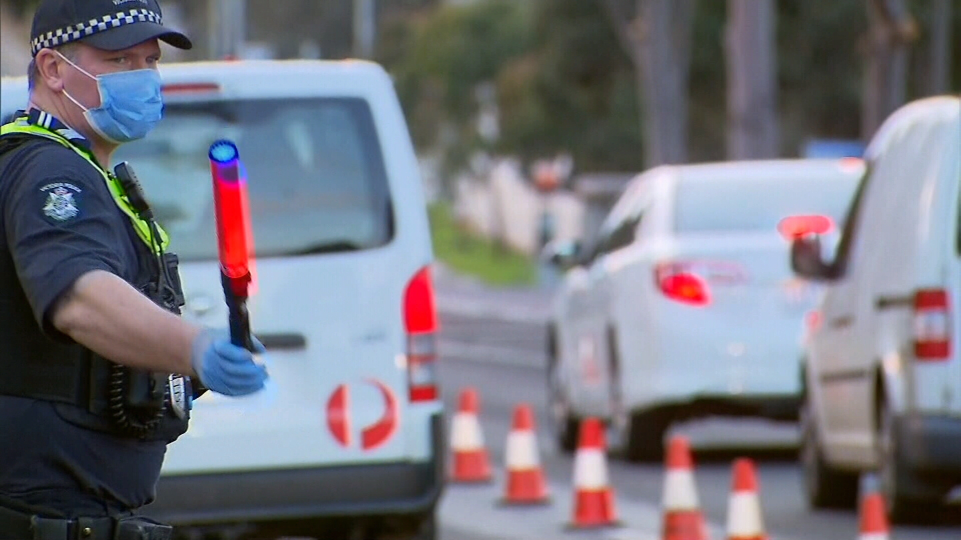 Coronavirus: Melbourne police patrol hotspots