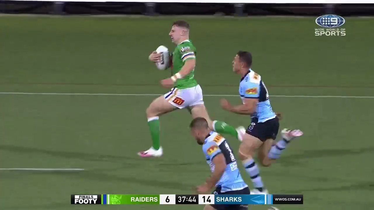 Williams scores sensational intercept try