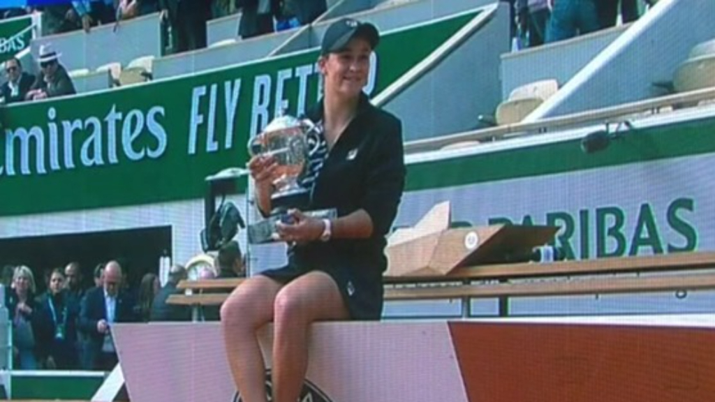 Barty ends 2020 as world no.1