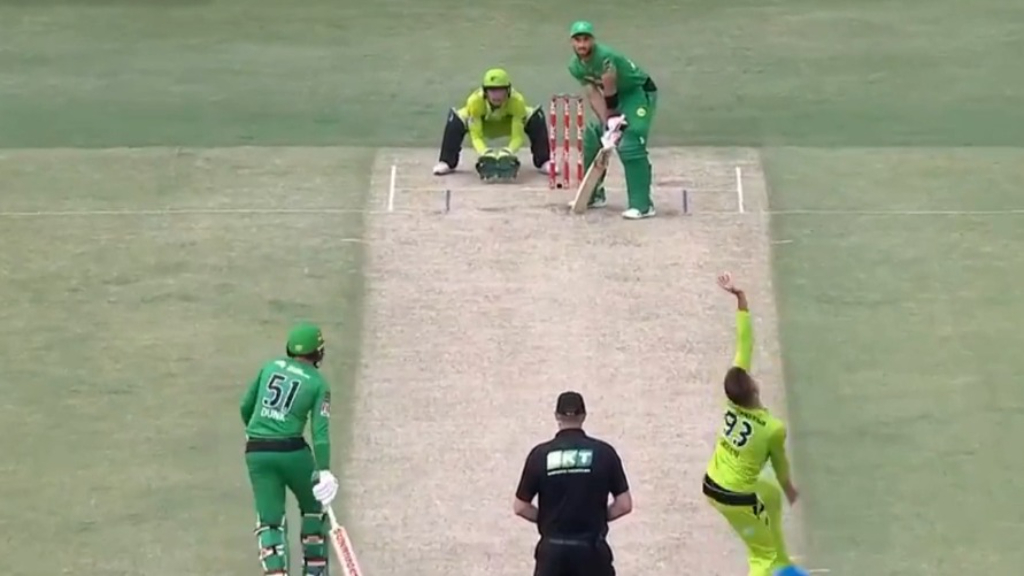 Chris green dismisses Glenn Maxwell 