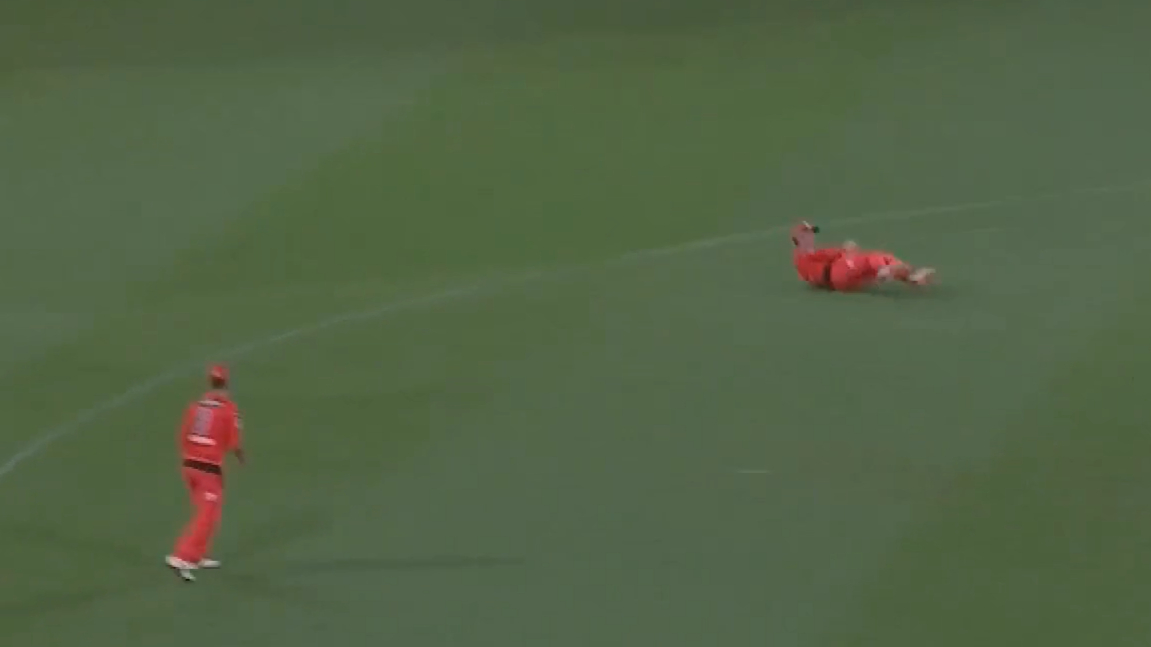 Melbourne Renegades youngster Mackenzie Harvey pulls off catch of the tournament