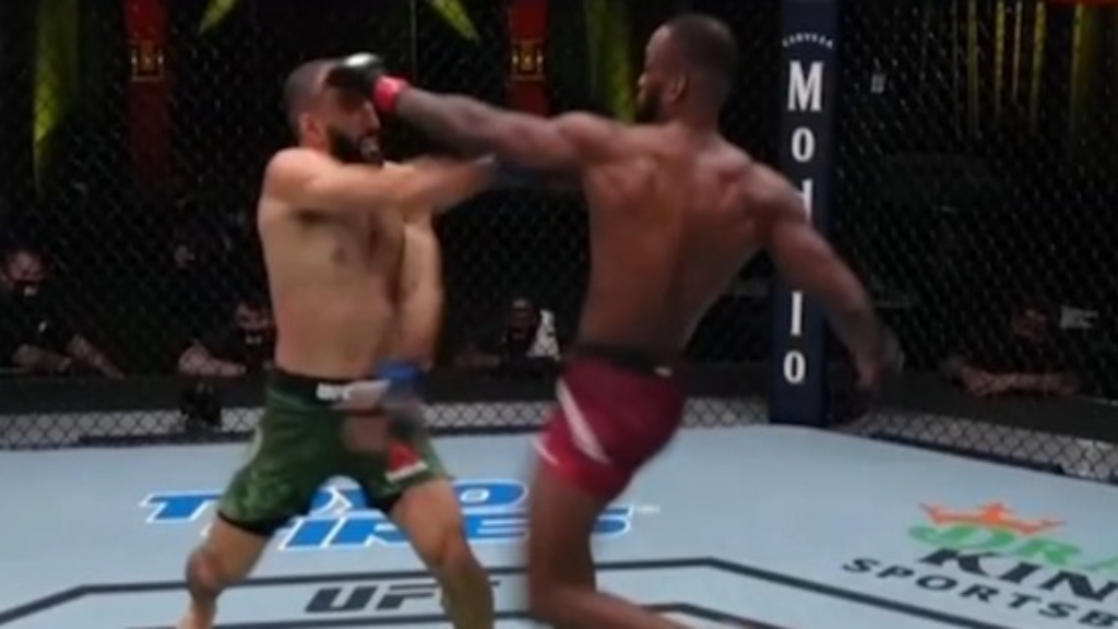 Horrific eye poke in UFC main event