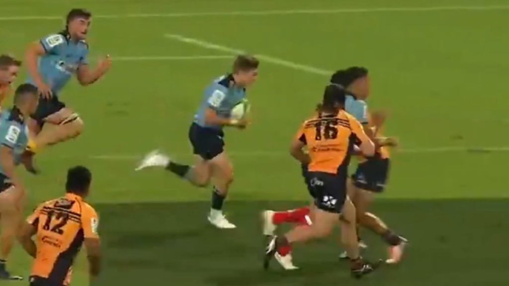 Harrison pounces for Tahs