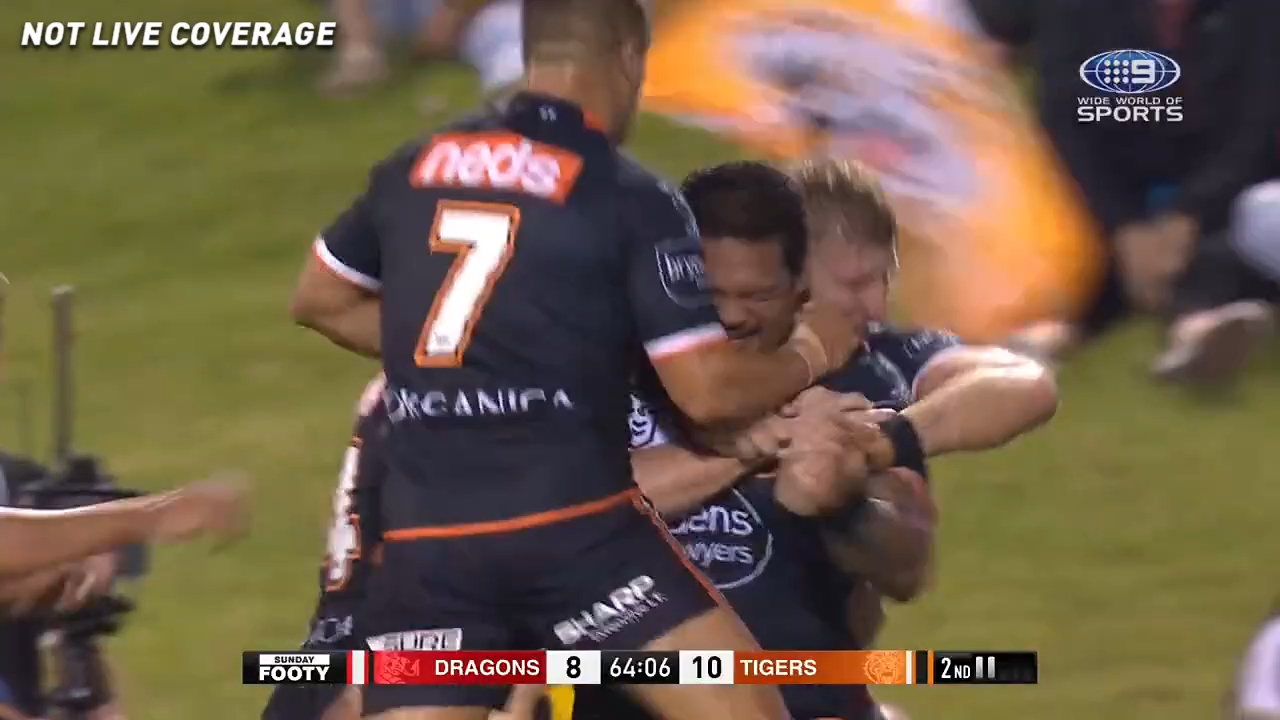 Barnstorming Tiger bashes through for try