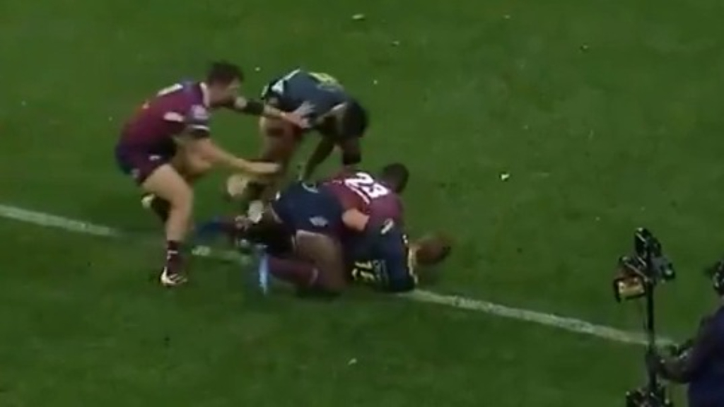 Vunivalu soars to score