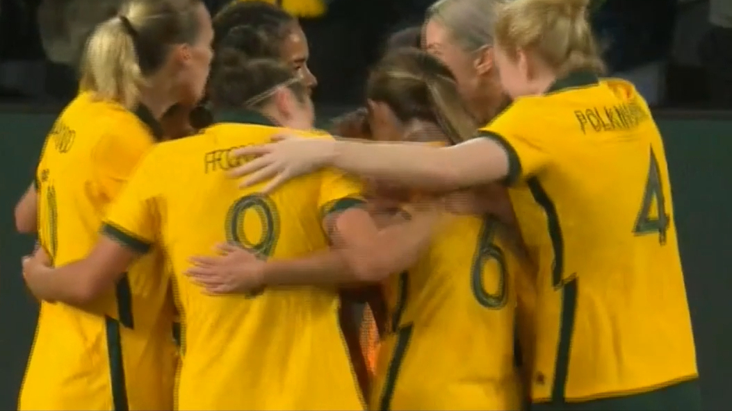 Sam Kerr extends the Matildas' lead