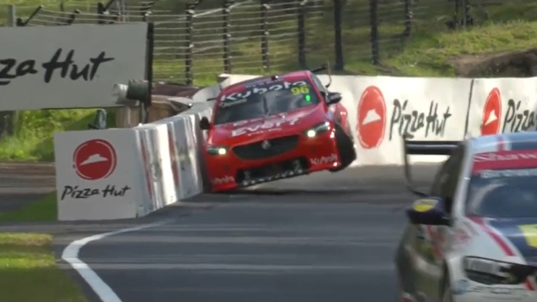 'Nasty' crash ends Bathurst practice