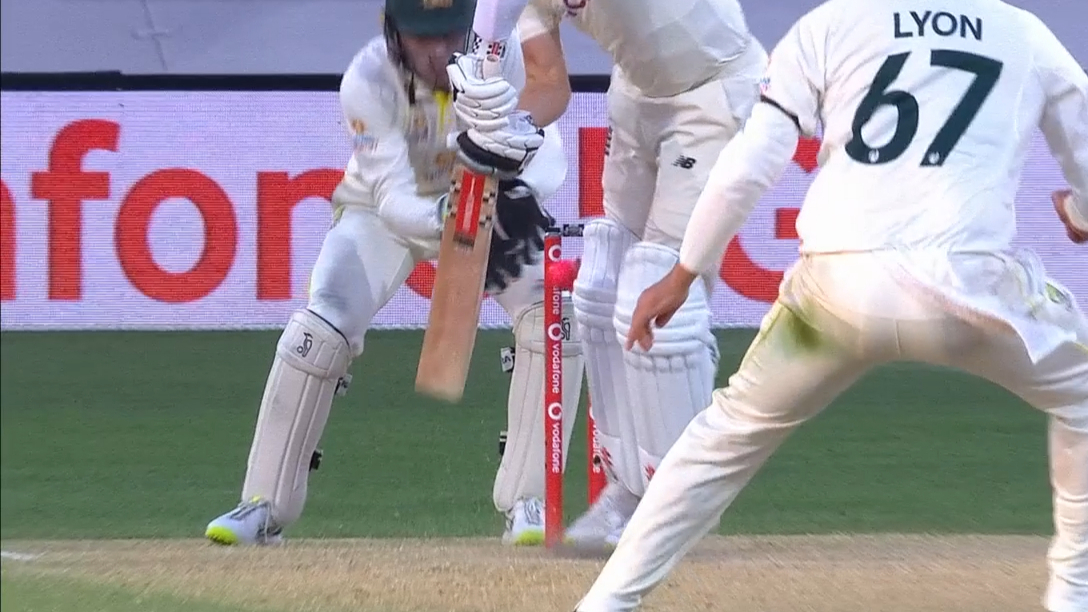 Lyon knocks over Chris Woakes with brilliant ball