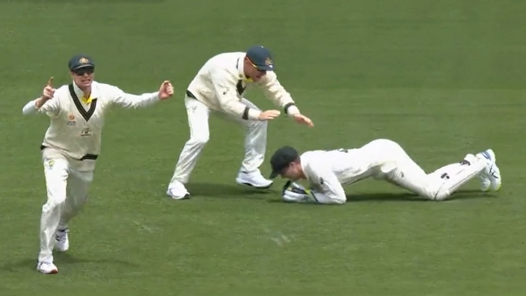 Mitchell Starc claims the big wicket of Joe Root