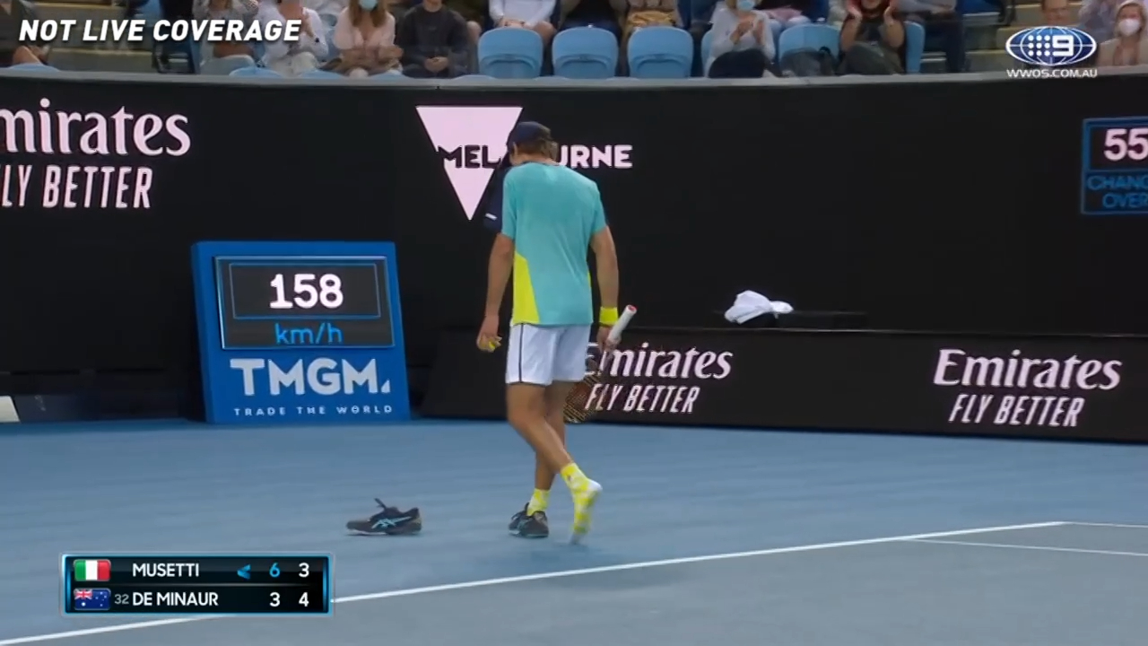 Alex de Minaur loses shoe and keeps playing