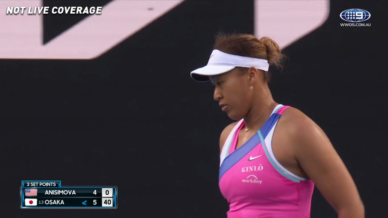 Osaka takes the first set 