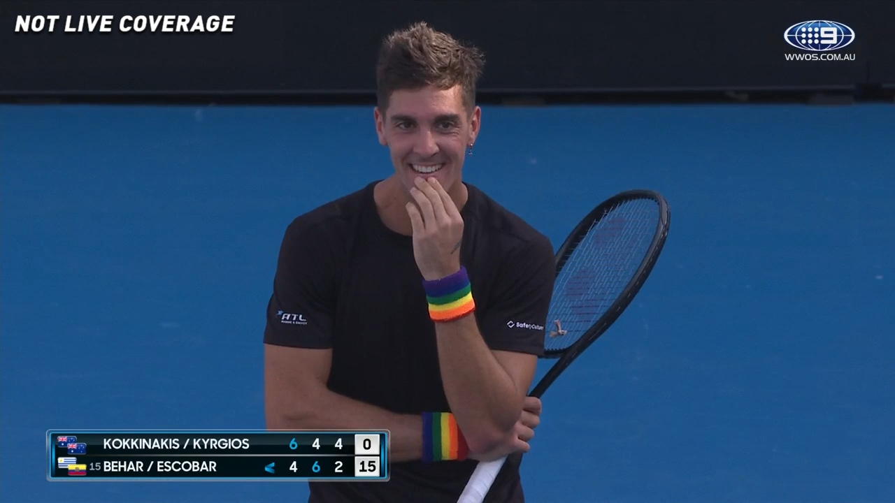 Priceless reaction to Kyrgios air swing