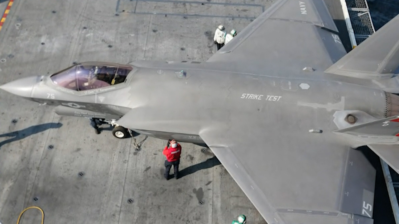 Images emerge of one the US Navy's newest stealth fighters crashing into the sea