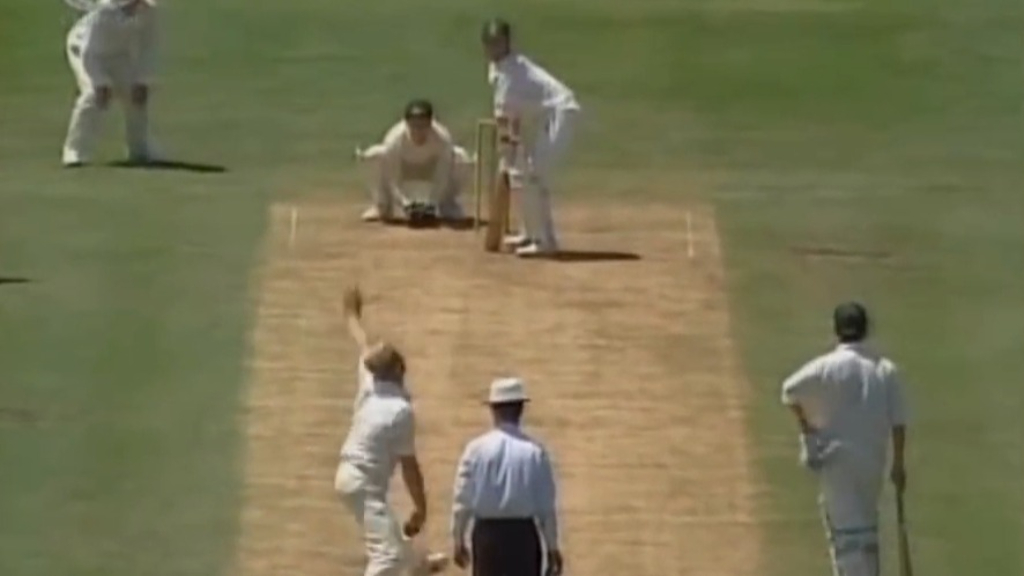 Warne bowls Cullinan in 1993-94