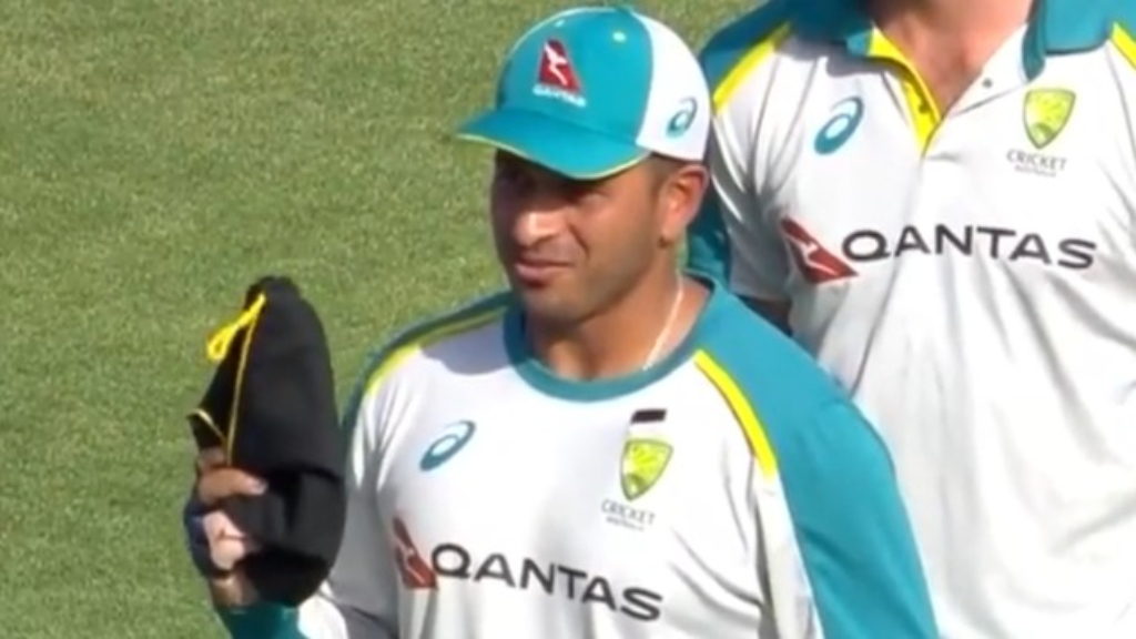 Swepson receives baggy green from Khawaja