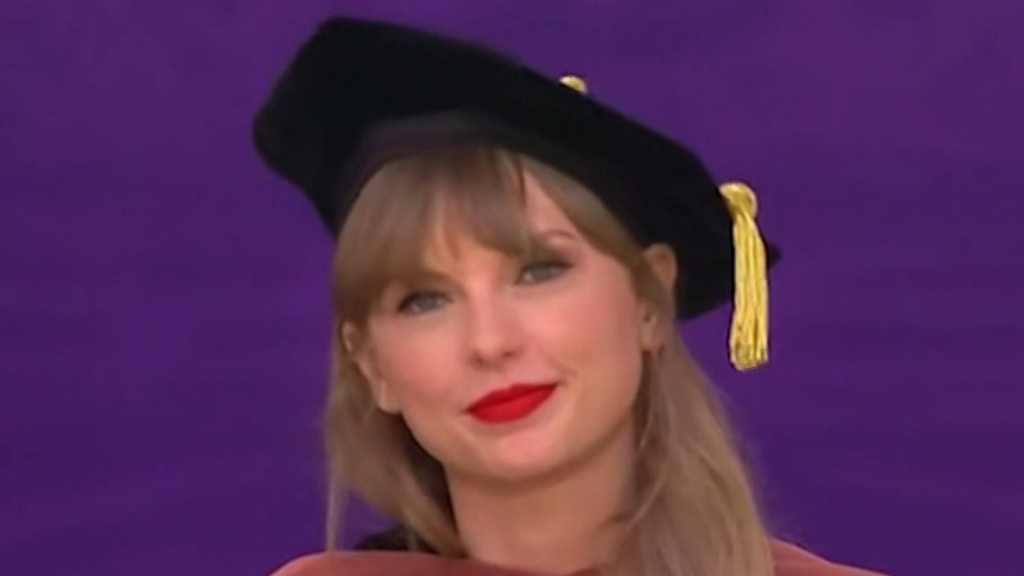 Taylor Swift's message to 2022 graduates