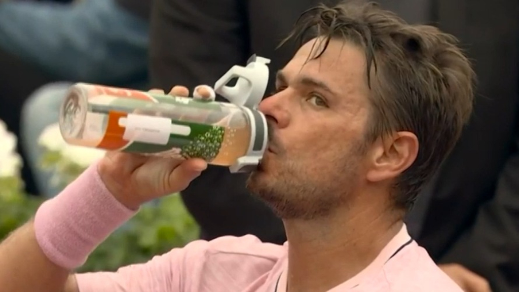 Wawrinka loses his cool over temperature of his water