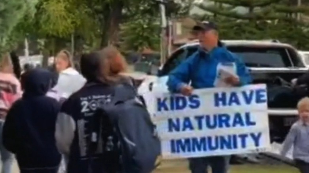 Police called on anti-vax protesters outside of Adelaide primary school