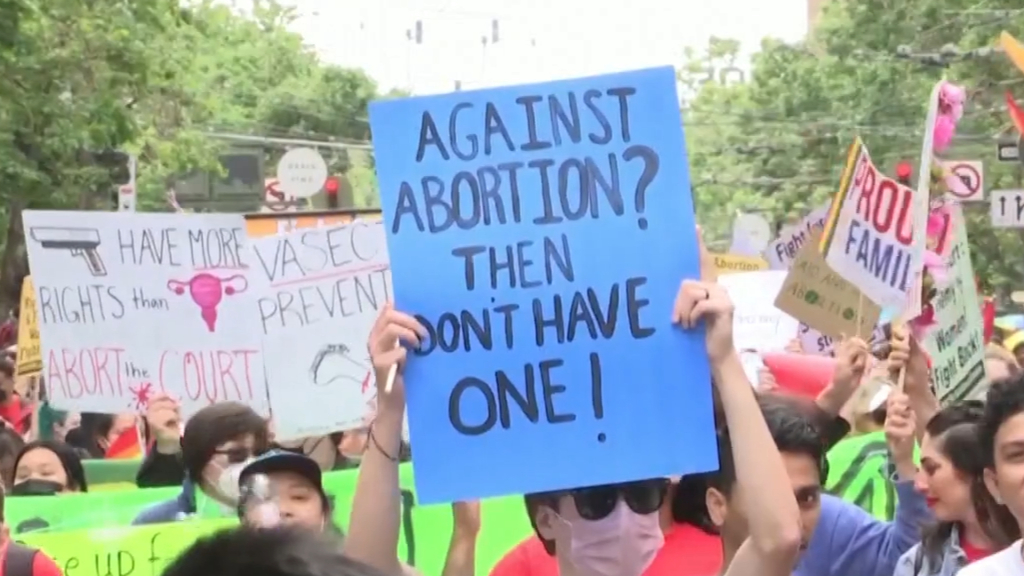 Third day of protests in the US after abortion law overturned