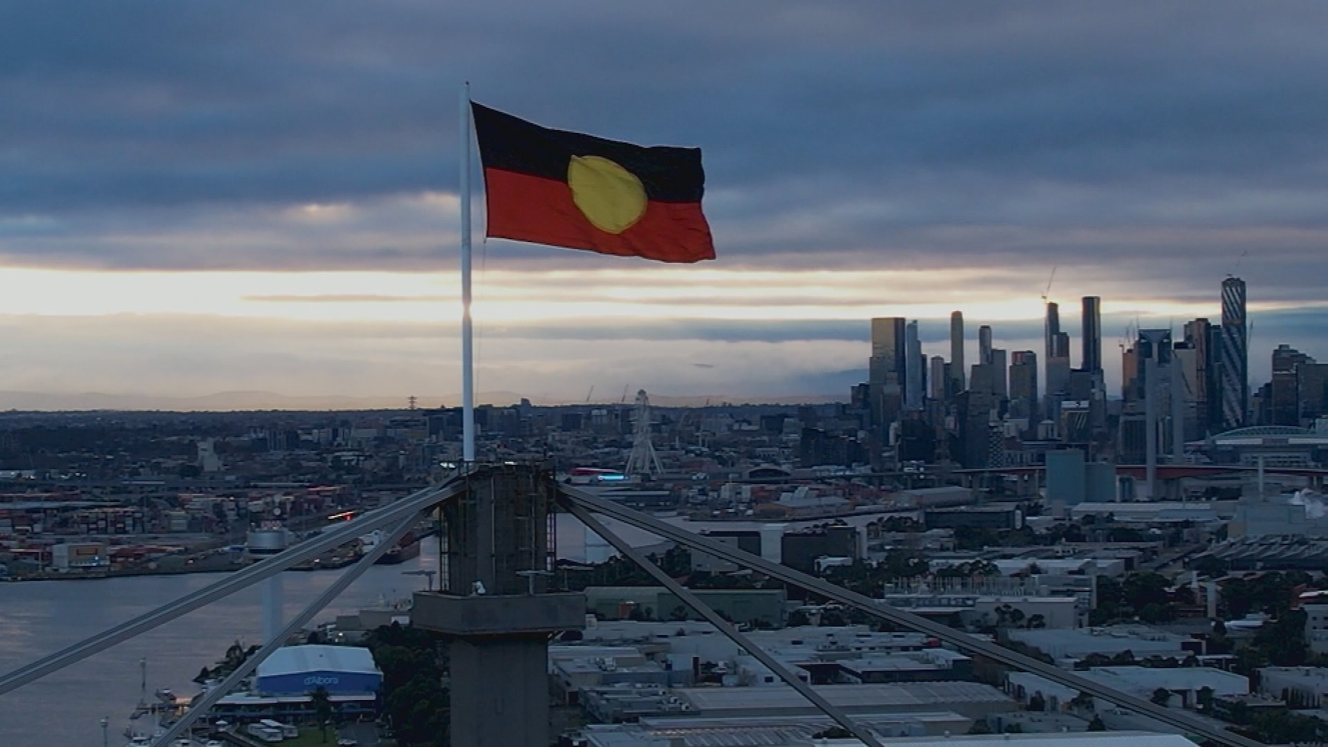 Aboriginal flag to permanently fly on Melbourne's West Gate Freeway