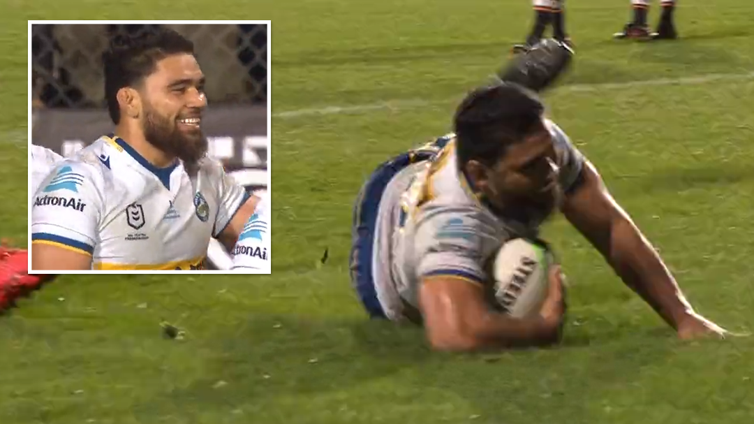 Perfect Moses kick extends Parra's lead