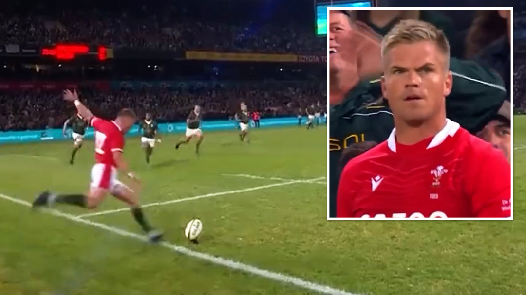 Anscombe nails clutch sideline kick