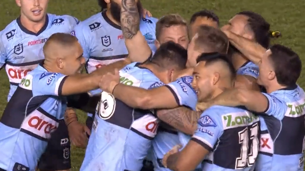 Hynes wins it for Cronulla in Golden Point