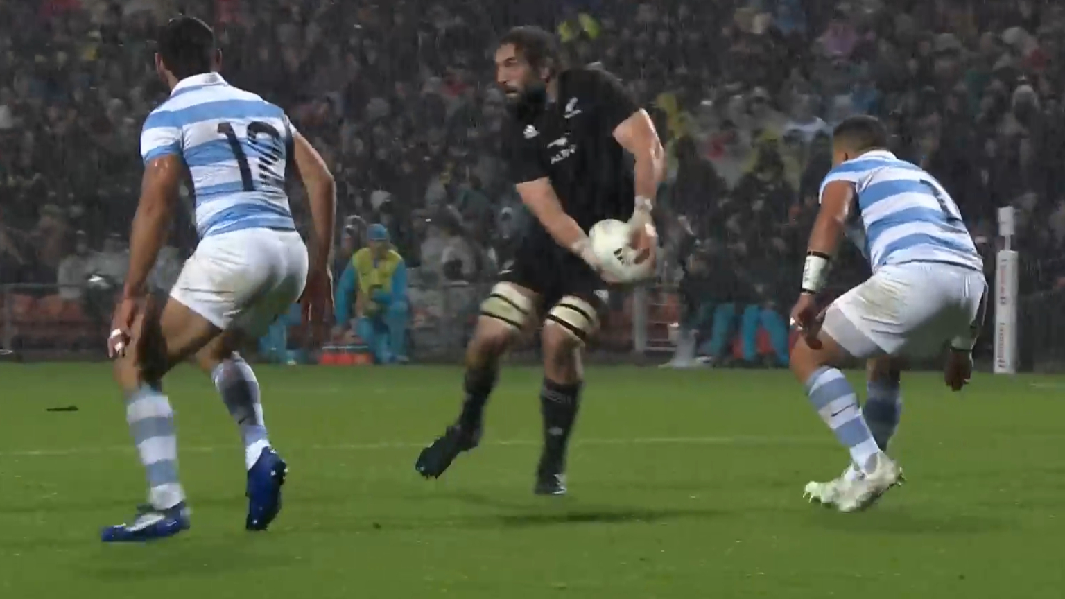 All Blacks prop puts home side out to early lead
