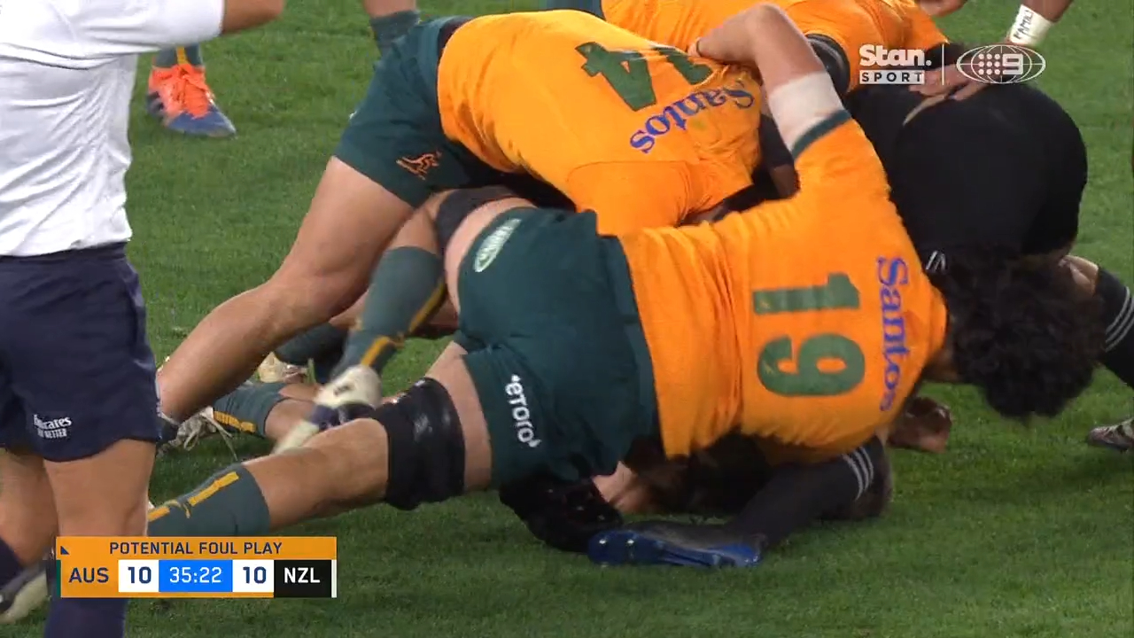 Wallabies reduced to 13 men after grim tackle