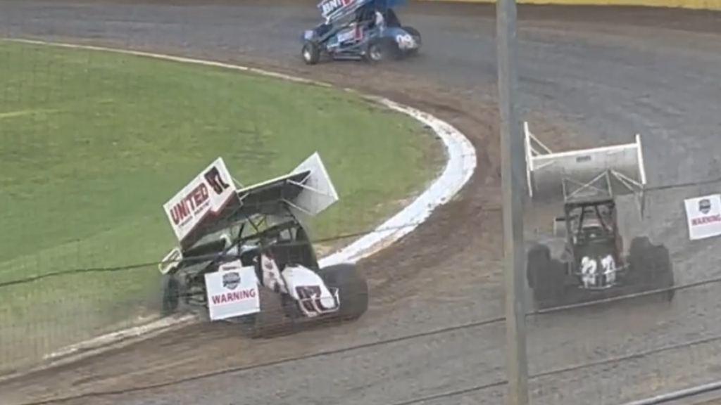 Van Gisbergen wows with 360-degree sprint car spin