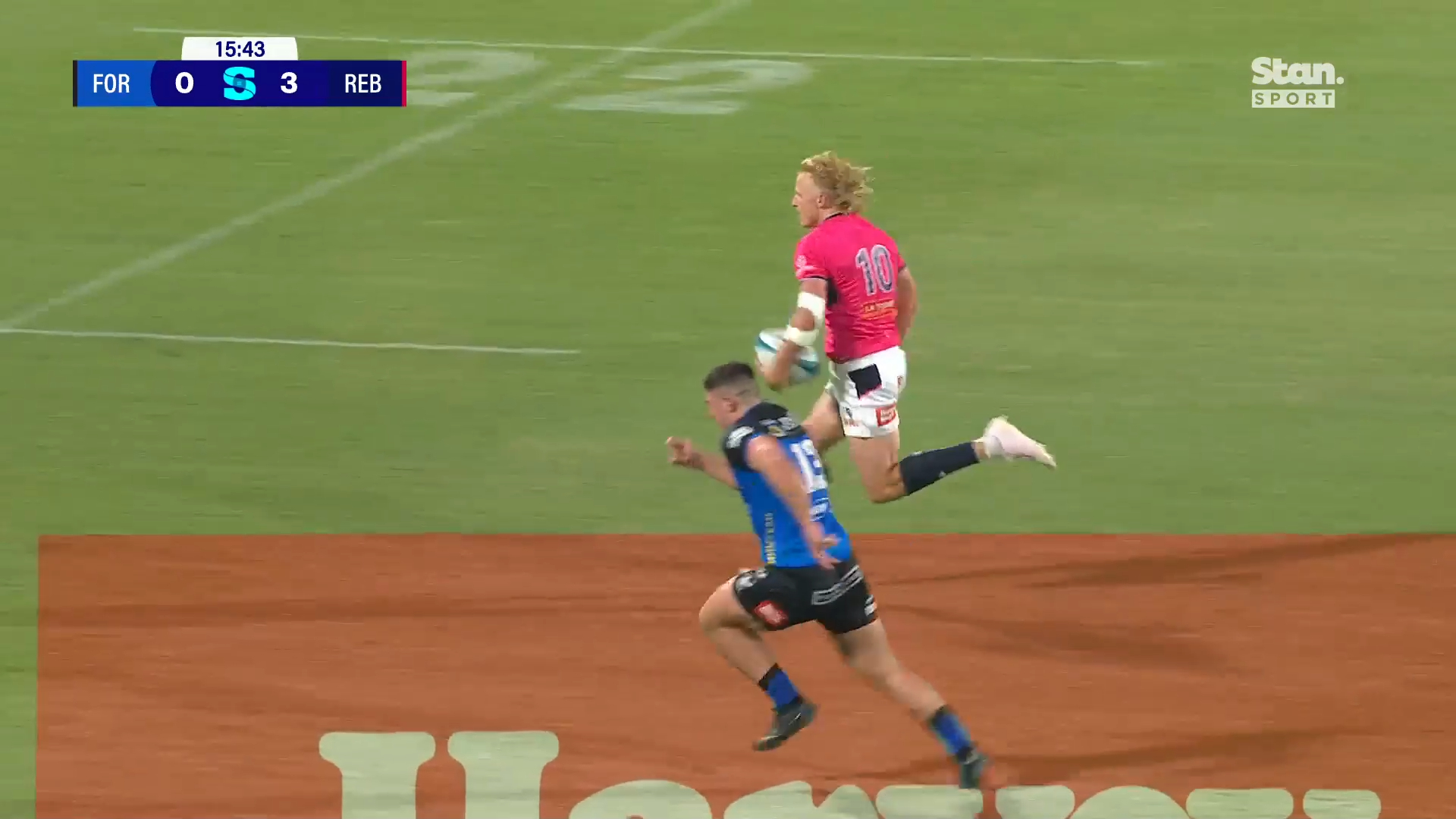 Gordon swoops for intercept try