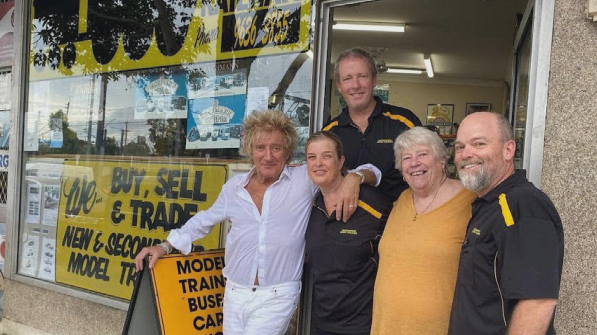 Rod Stewart surprises staff at Western Sydney store with visit