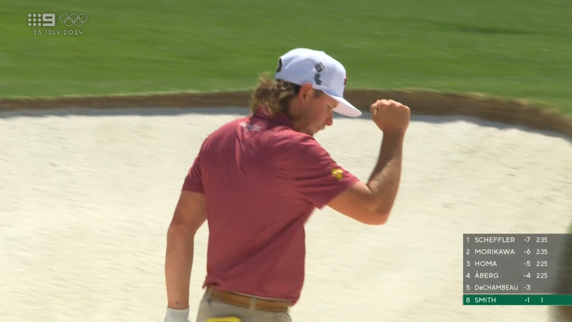 Smith holes an eagle from the bunker