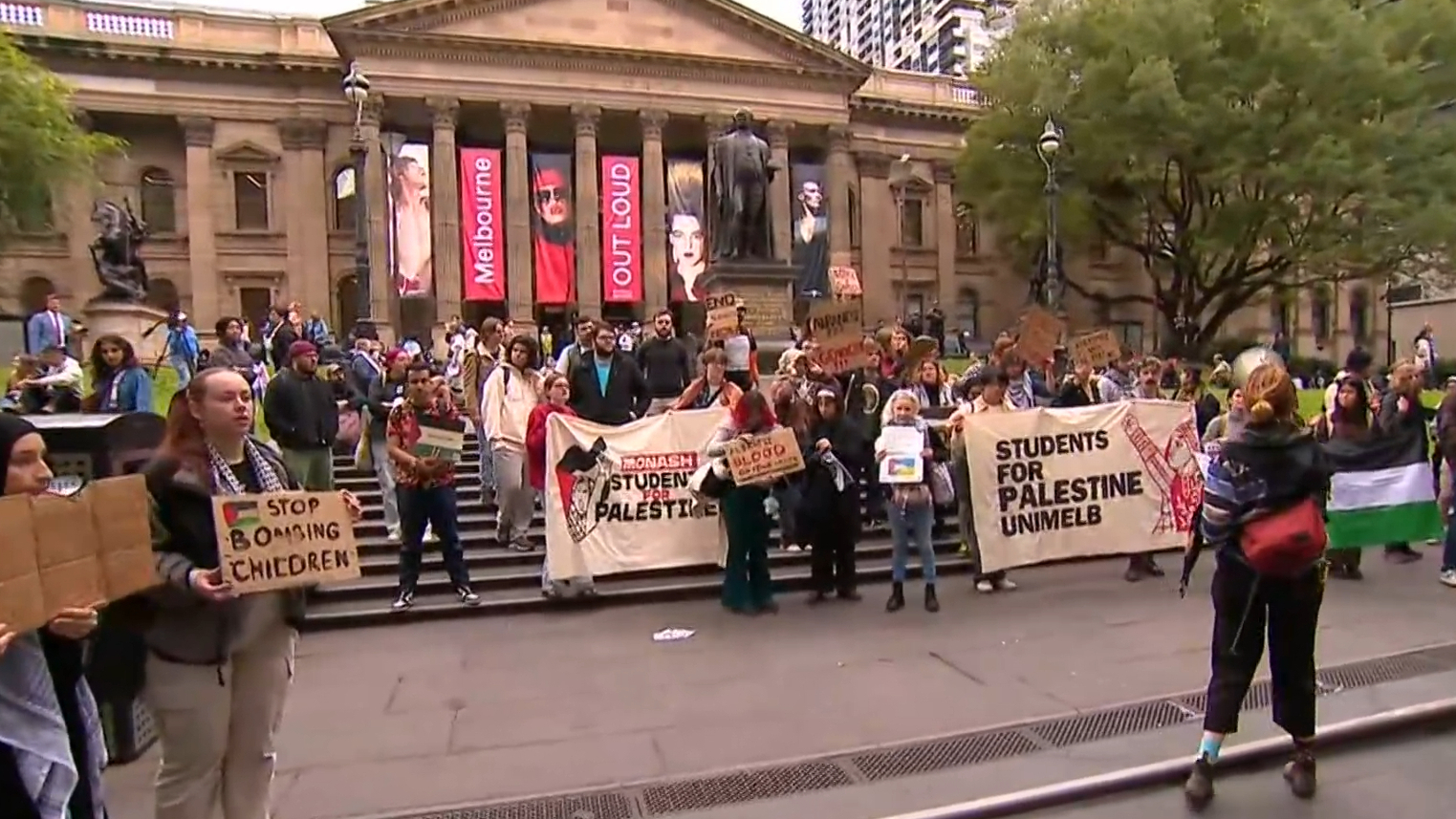 Thousands of police redeployed amid protest action in Melbourne