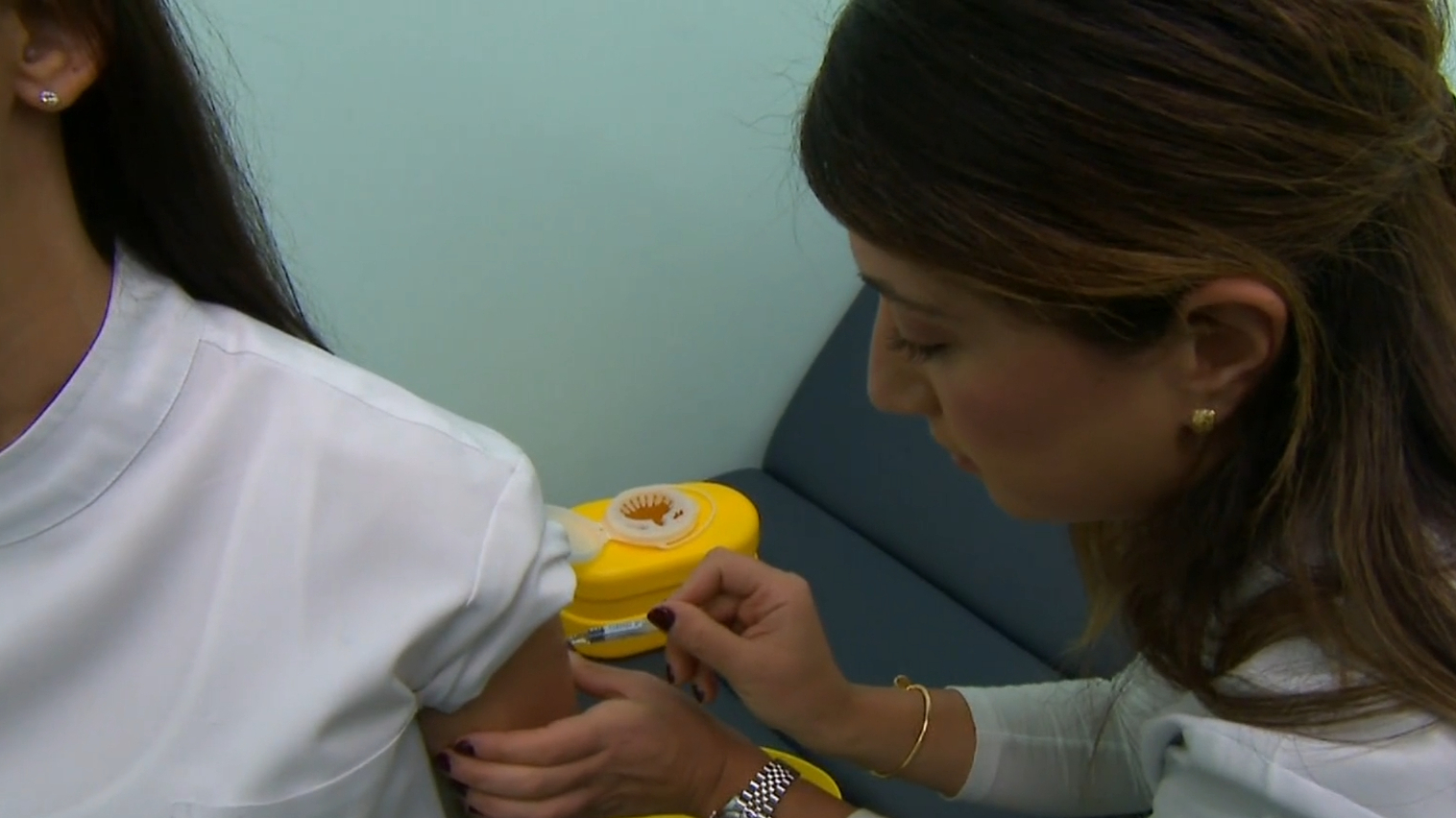 Aussies urged to get flu vaccine as infections surge