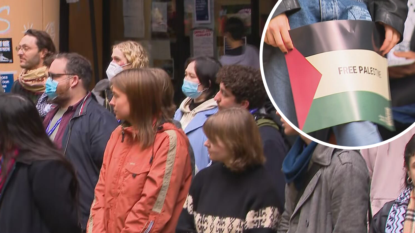 Students protesting at University of Melbourne told to 'leave' or face expulsion