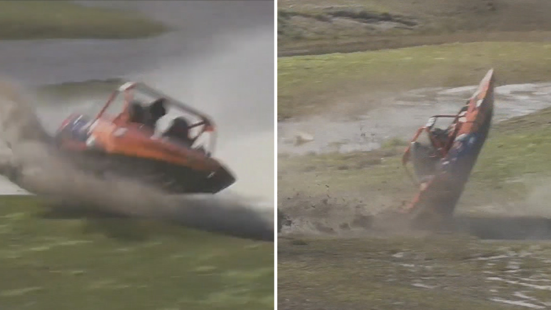Jetboat spins out of control at V8 Superboats competition
