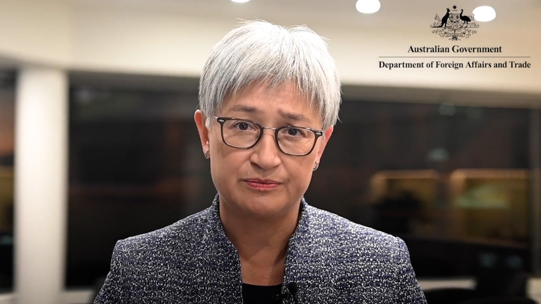 Foreign Minster Penny Wong issued urgent warning to Australian's in Lebanon
