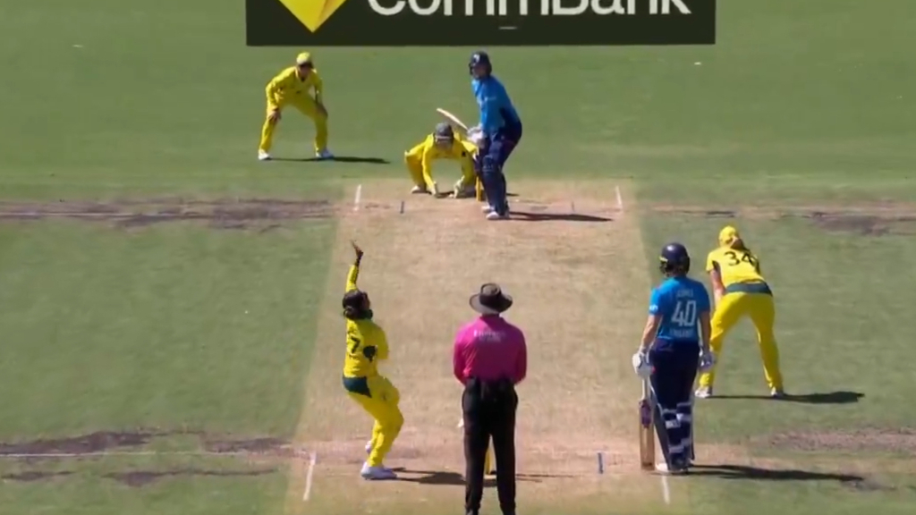 Women's Ashes 2025, Alana King wickets, video, cricket, Australia vs