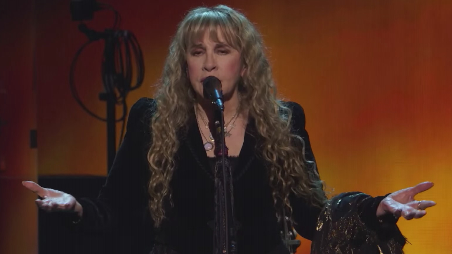 Stevie Nicks recalls her harrowing evacuation from LA home